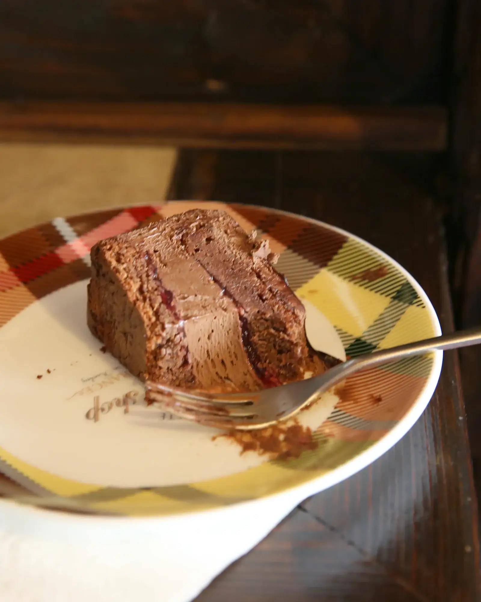 Parče Bečke torte sa čokoladnim koricama